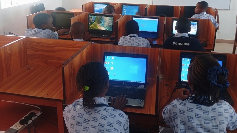 Excellent Computer Lab